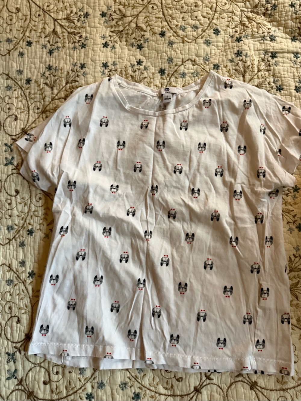 Amazon White Women's Tee with Black and Pink Dog Face Print